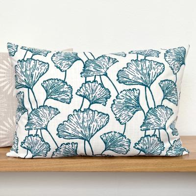 Kissenbezug Dekokissenhülle Sofakissen Dora in weiß blau gemustert mit Ginkgo Blätter maritim Landhaus