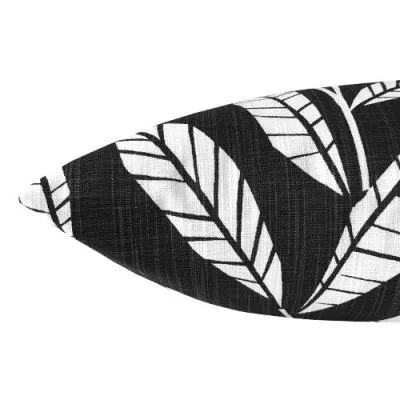 Kissen Samos in schwarz-weiß mit Blattprint und Leinenstruktur