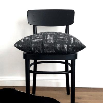 Preview: Kissenbezug BRAVE schwarz anthrazit grafisch Kissen Industrial Landhaus Sofakissen Dekokissen 40 x 40 cm