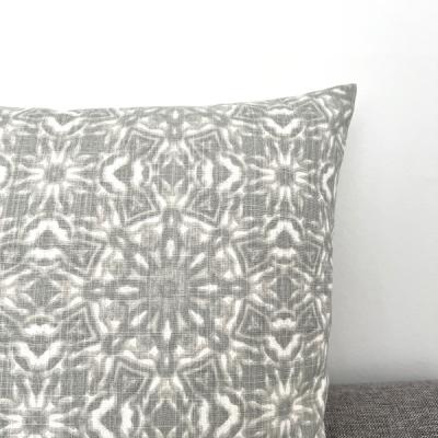 Preview: Kissenbezug Sofakissen Dekokissen Migel in hellgrau mit elfenbein gemustert