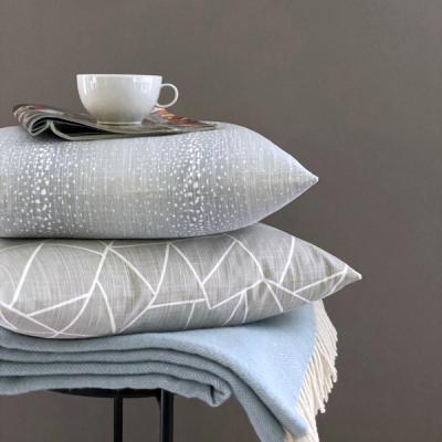 Preview: Kissen Lope in mineralbleu und Cutglass in hellgrau