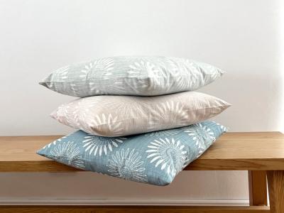 Preview: Kissen Sofakissen IVA in Blütenrosa Silberblau und Pastellblau Blumen Frühling Sommer