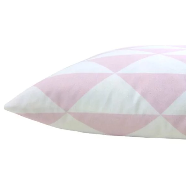 Kissenhülle in rosa-weiß mit Dreiecksmuster in 50 x 50 cm